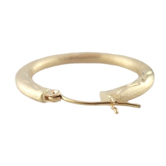 14K Yellow Gold Circle Detailed Hoop Earrings #16786 - Picture 4 of 7
